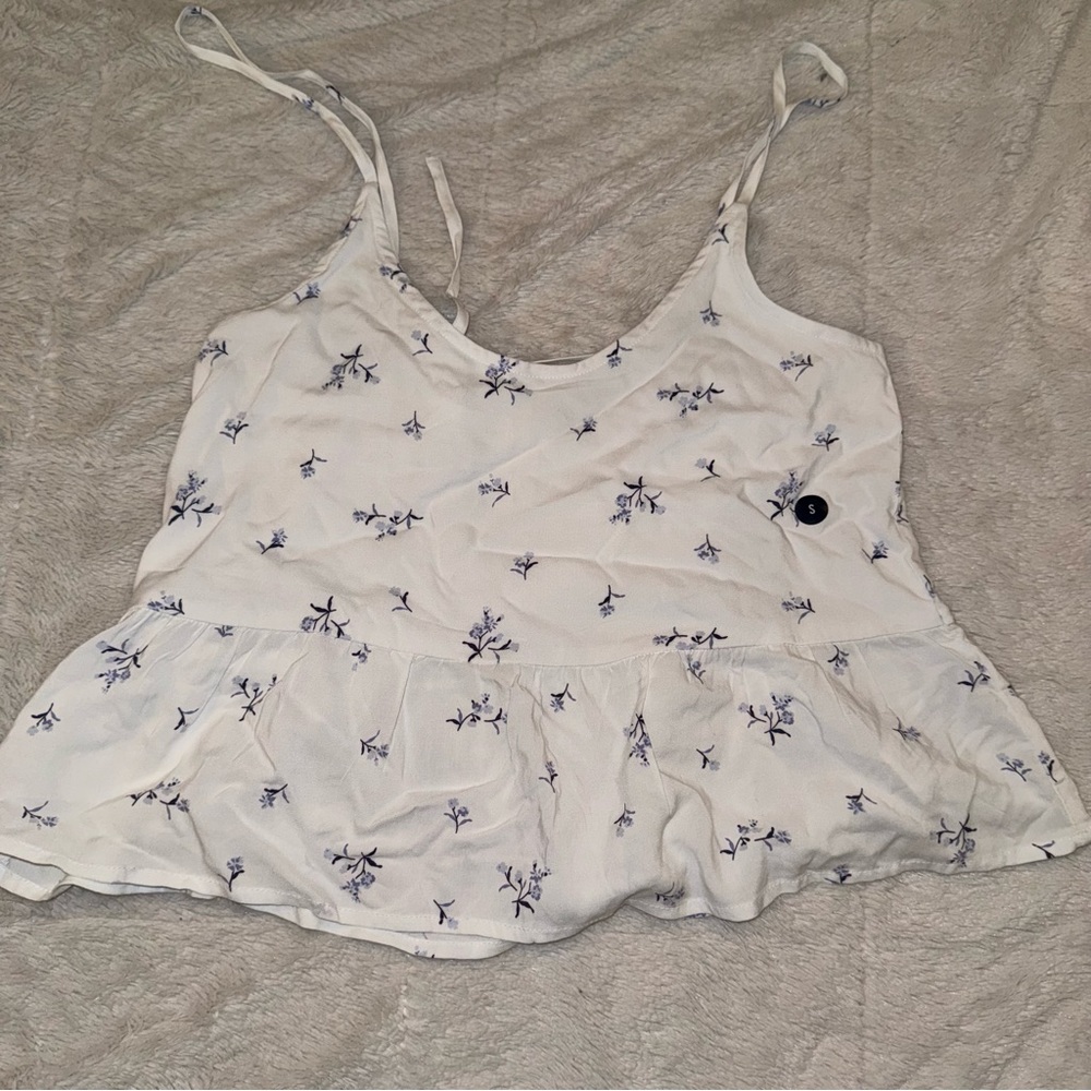 WHITE BABY DOLL HOLLISTER TANK TOP BLOUSE 🪻🪻🪻